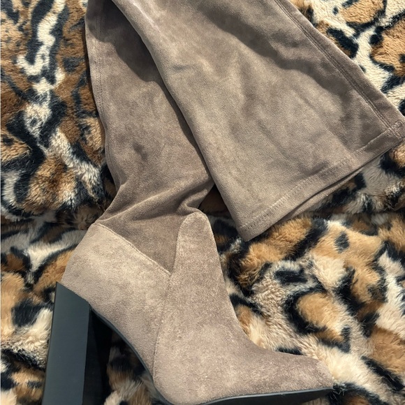 Steve Madden taupe/brown Suede Women's over knee Boots - Picture 4 of 5